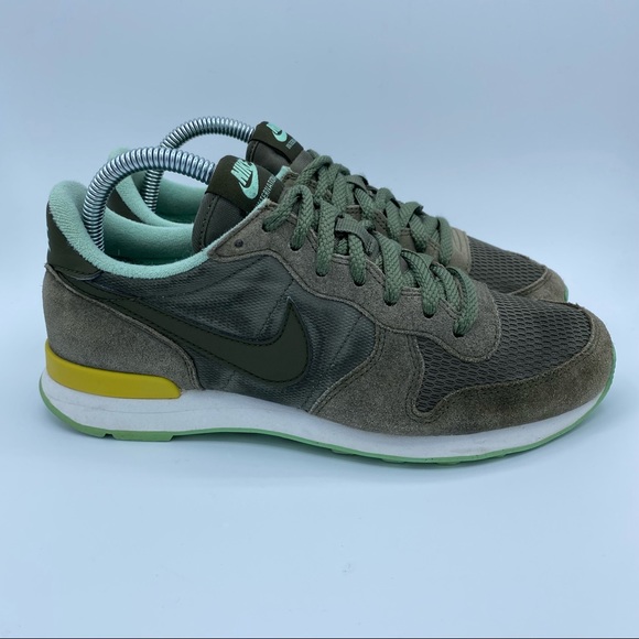 Nike Shoes - 2014 Nike Internationalist Womens Shoes Sz 8.5
